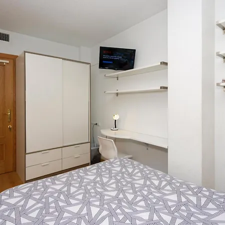 Проживание в семье Market Аликанте