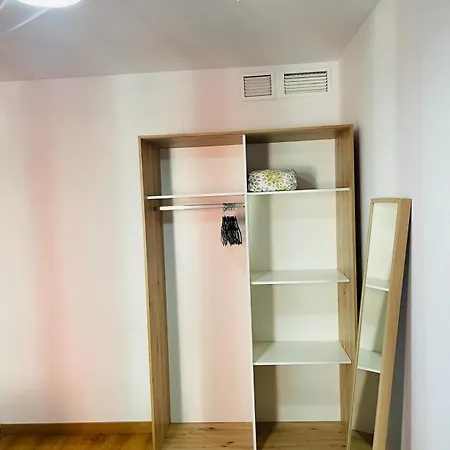 Проживание в семье Market *